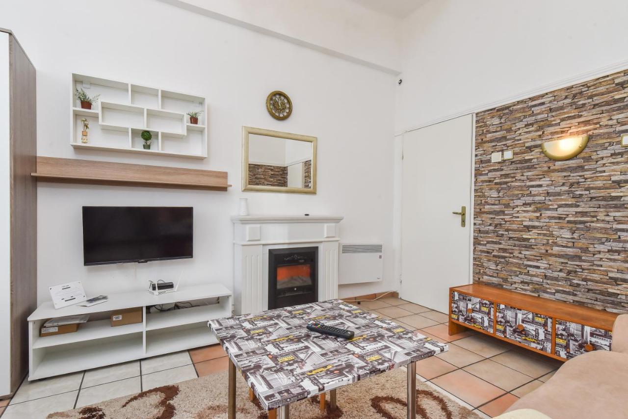 Historical Lion'S Bridge 1-Bedroom Apartment By Flat Mаnager Sofia Eksteriør bilde